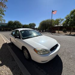  2005 Ford Taurus SE 