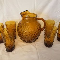 Pitcher(vintage)