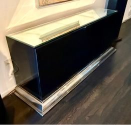 Black lacquer console