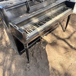 GREAT CONDITION PIANO - WURLITZER