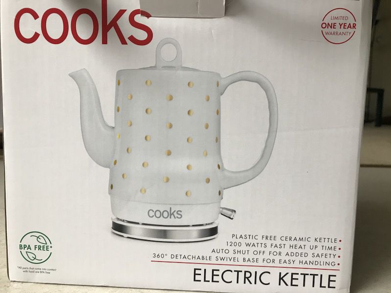 beautiful gooseneck electric kettle for Sale in Rialto, CA - OfferUp