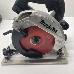 MAKITA XSH04 circ saw  6 1/2. Brushless    