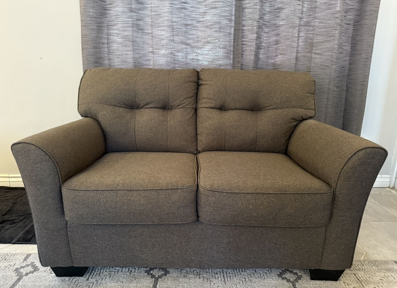 Loveseat Ashley Furniture 