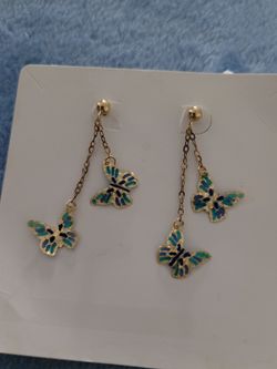 Butterfly  Earrings  New Never WARE IT N