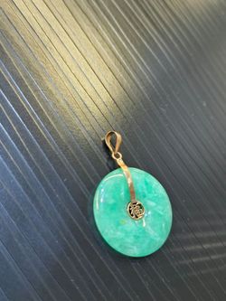 14K jade stone pendant 🥶