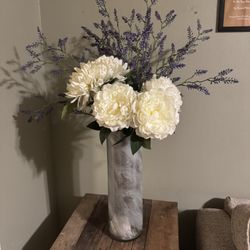 Stunning 3 Ft Tall Faux Flowers In heavy Vase 