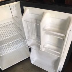 Refrigerador Pequeño Marca Mágic Chef 