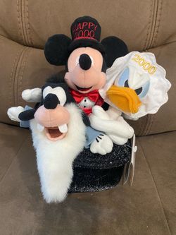 2000 millennium Disney’s plush Mickey Goofy Donald set