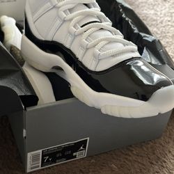 Jordan 11 sz 7y early release