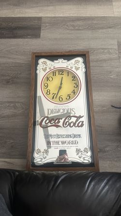 Vintage delicious coke clock