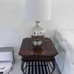 2 Coffe Tables With 2 Lamps