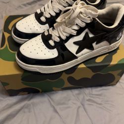 bapesta black and white shoes