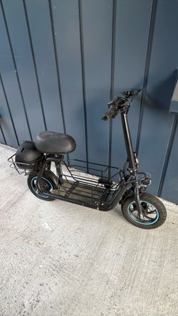GYROOR Electric scooter
