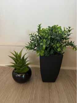 Home decor set of 2
