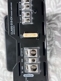600 watts digital signal amp