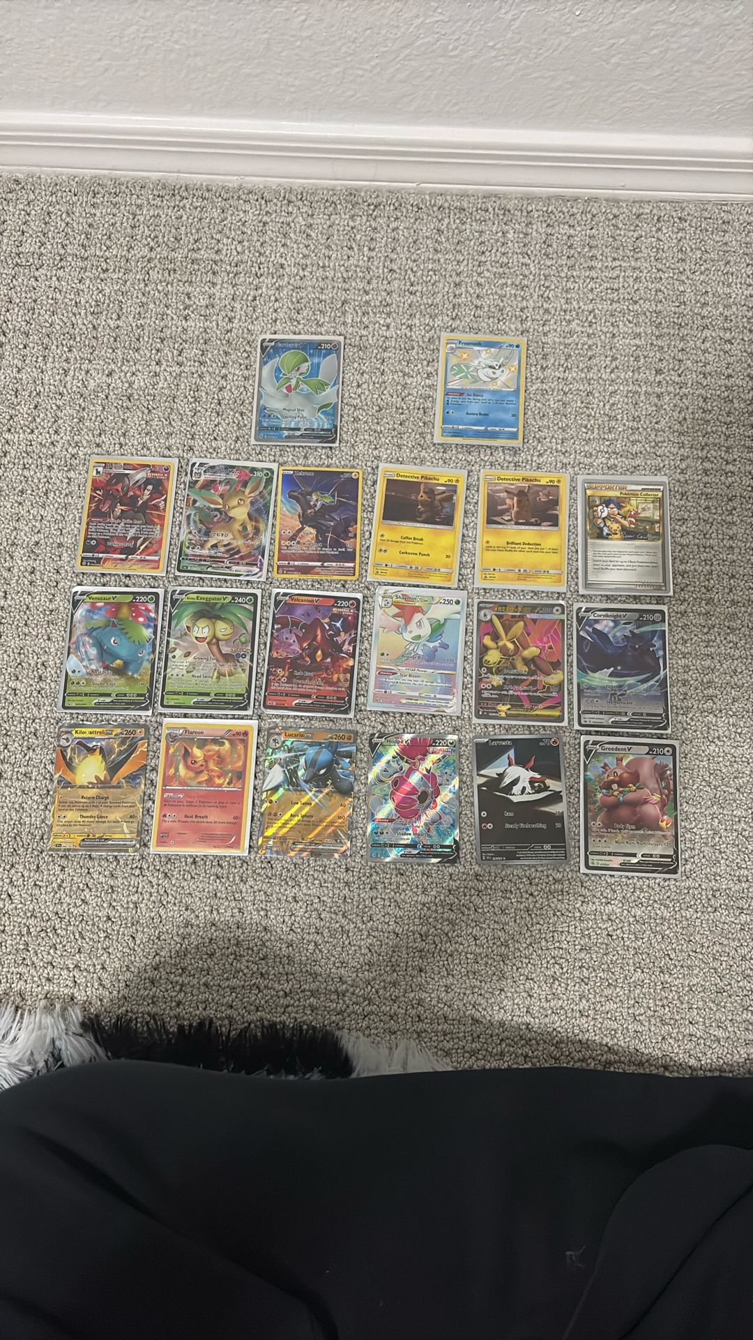 About 20 Hit Cards All In Pretty Good Condition Psa 8-10 Will Come With Penny Sleeves Small Bulk