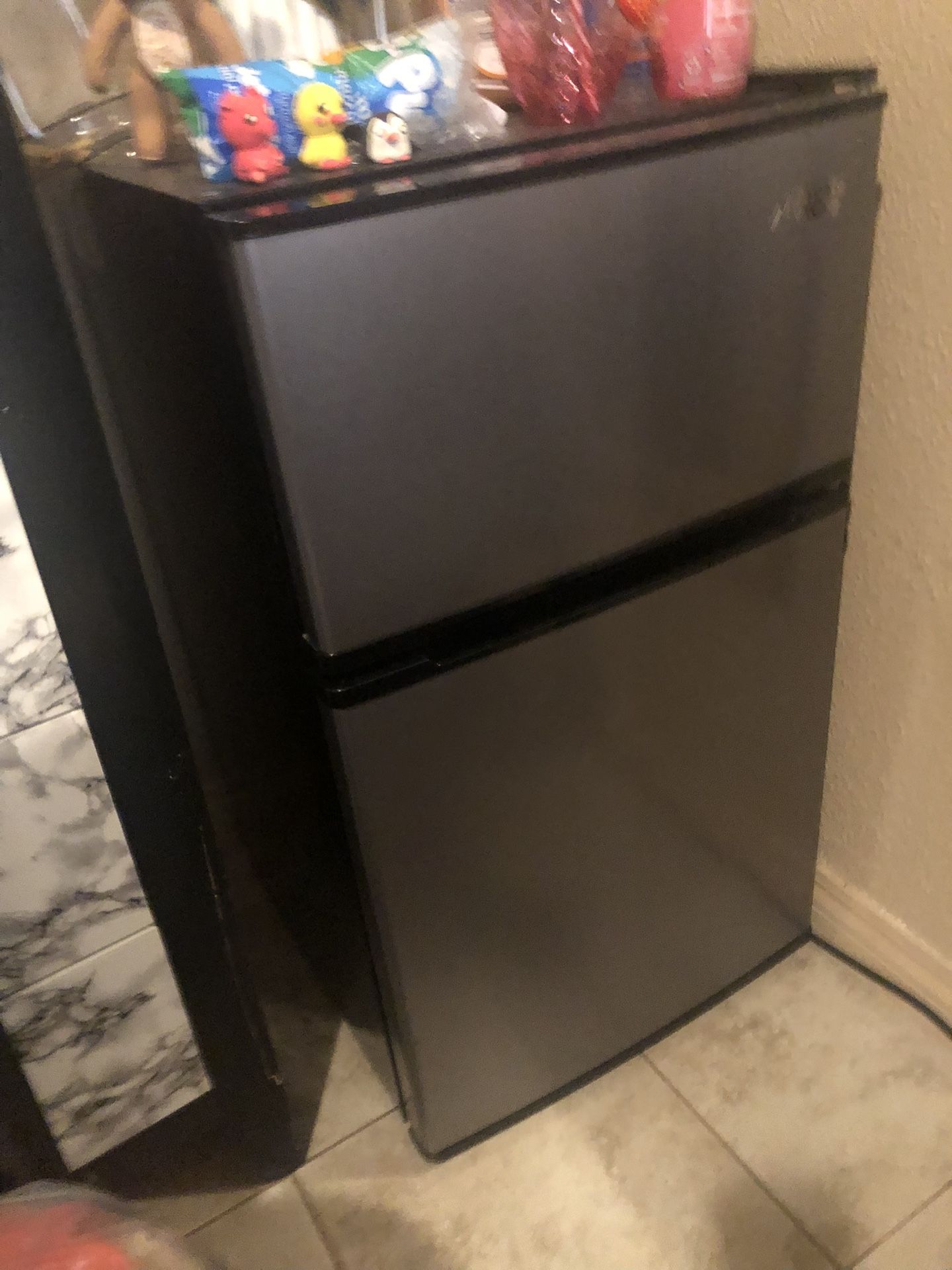 Mini Fridge 
