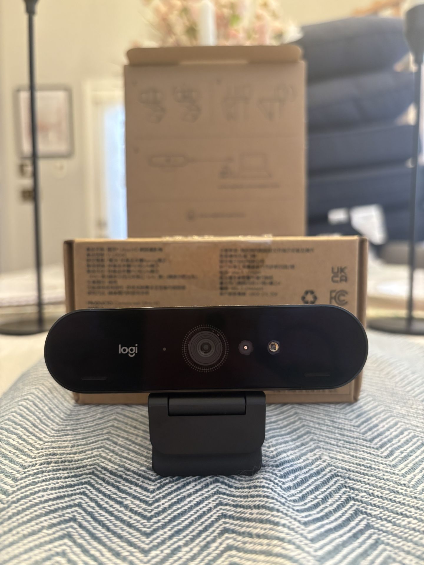 Logitech Brio Ultra 4k HD Calling, Noise-Canceling mic, auto light correction