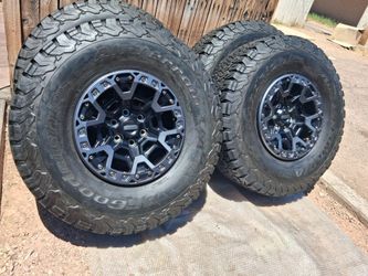 2025 OEM ORIGINAL TAKEOFFS FORD F-150 RAPTOR 17 INCH TIRES LT 37X12.50/R17 DOT 0625 $ 1899 FIRM...
