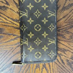 Louis Vuitton Zippy Wallet
