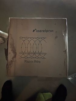 25 ft razor wire ( alambre de pua)