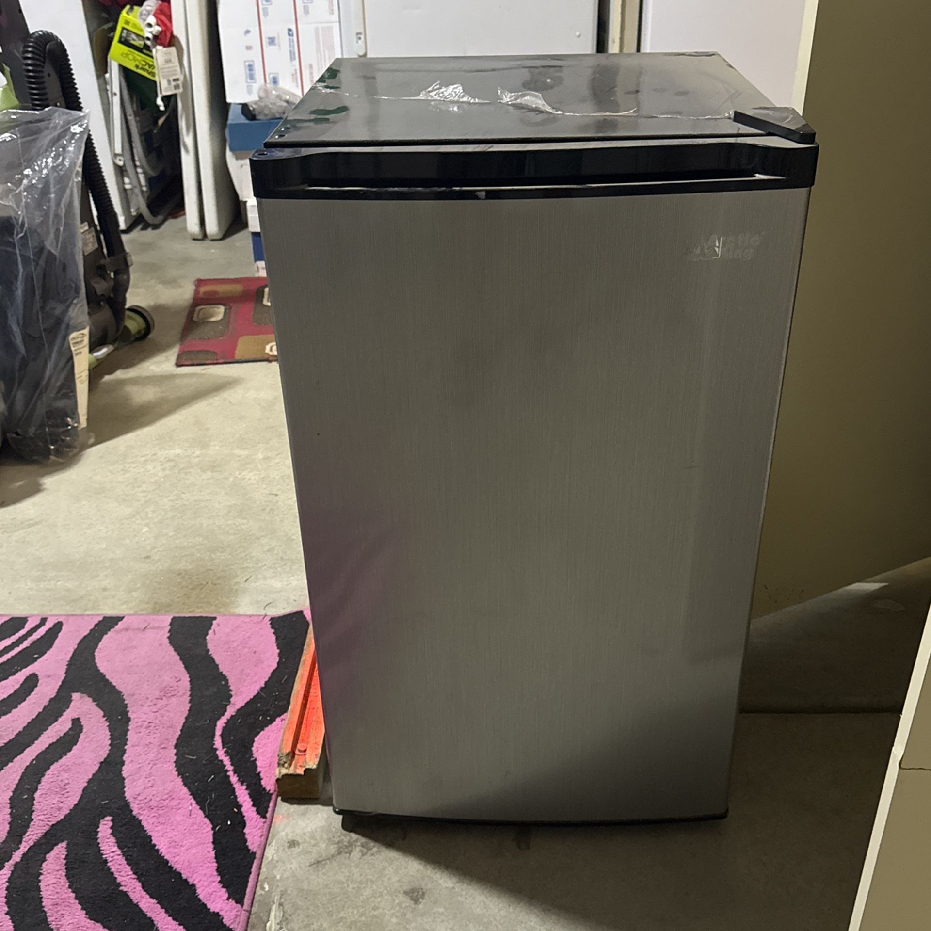 Arctic King 4.5 Cu. ft Mini Fridge With Freezer, AFRM045AES