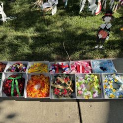 Monthly Holiday Wreaths 