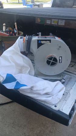 Delta dust collector