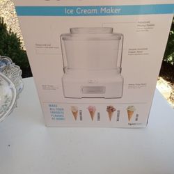 Ice cream maker