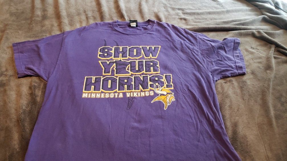 Vintage Mens 2XL XXL Purple Minnesota Vikings NFL Short Sleeve T-Shirt