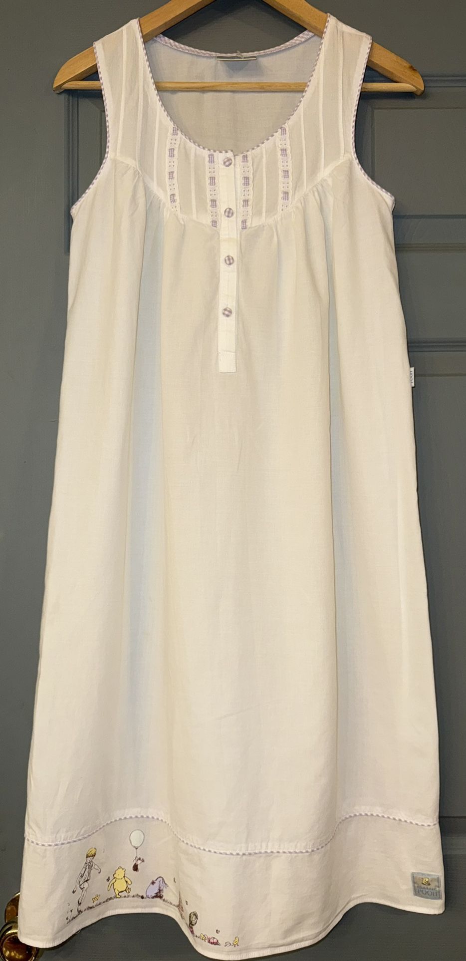 Classic Pooh 100% Cotton Summer Breeze Vintage White Nightgown. Size Small