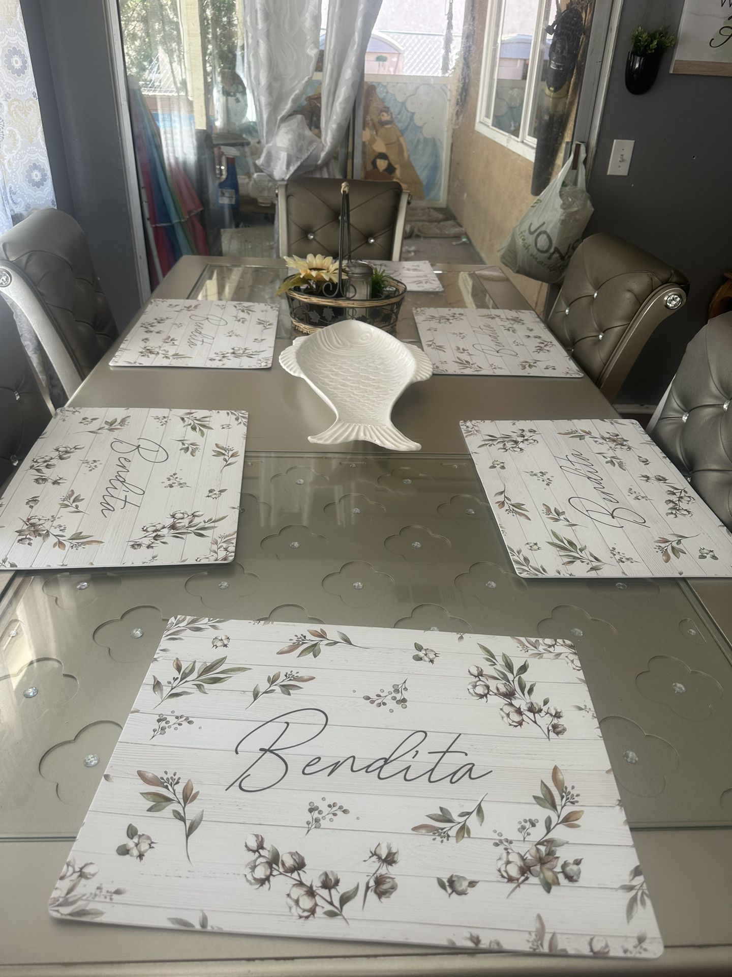  DINNER  TABLE For Sale $$And 6 FREEChairs Read Description 