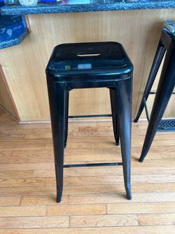 Counter height metal chairs (4)