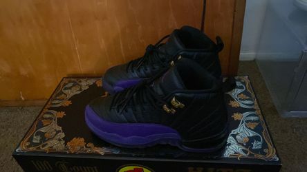 Jordan 12s size 7
