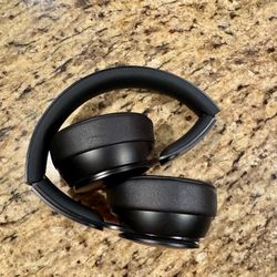 Beats Solo Pro