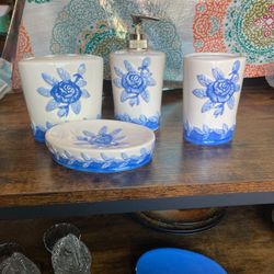 New  Porcelain  bathroom  Set 