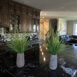 2 Fake Grass Decor In Grey Vase
