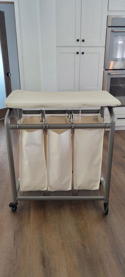 Laundry hamper
