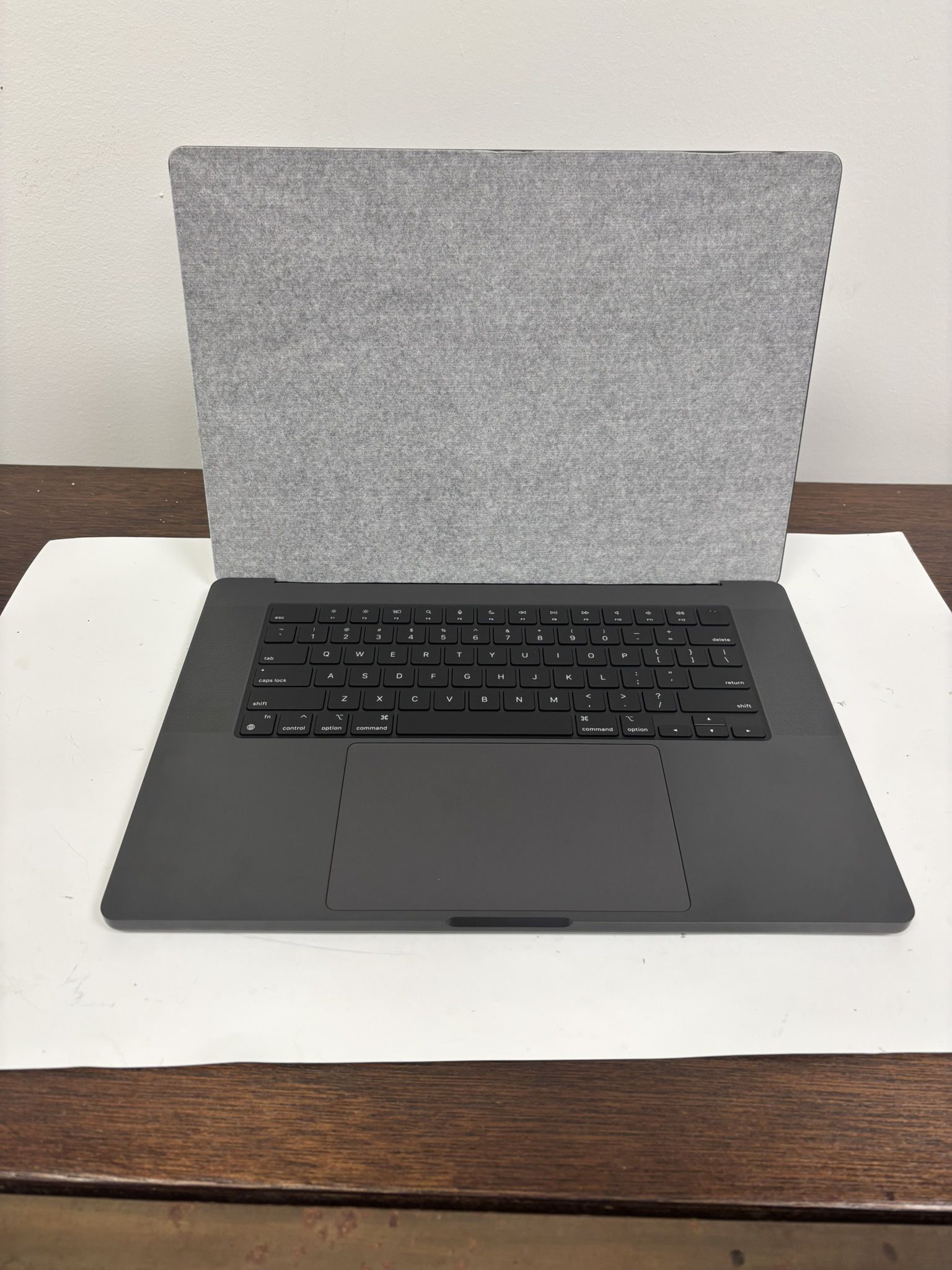 2024 Apple MacBook Pro 48GB M4 Pro, 20 Core, 1TB, 2Count AppleCare 2028 Music & Video edit softwares