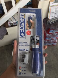 Screwdriver/Flathead & Torque Wrench