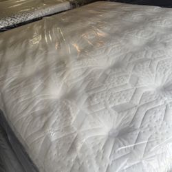 King Size Eastern Euro King Koil Intimate Luxury Firm Button Top Pillow Stearns & Foster Purple Beautyrest Black Hybrid Aireloom Kluft Saatva Chattam 