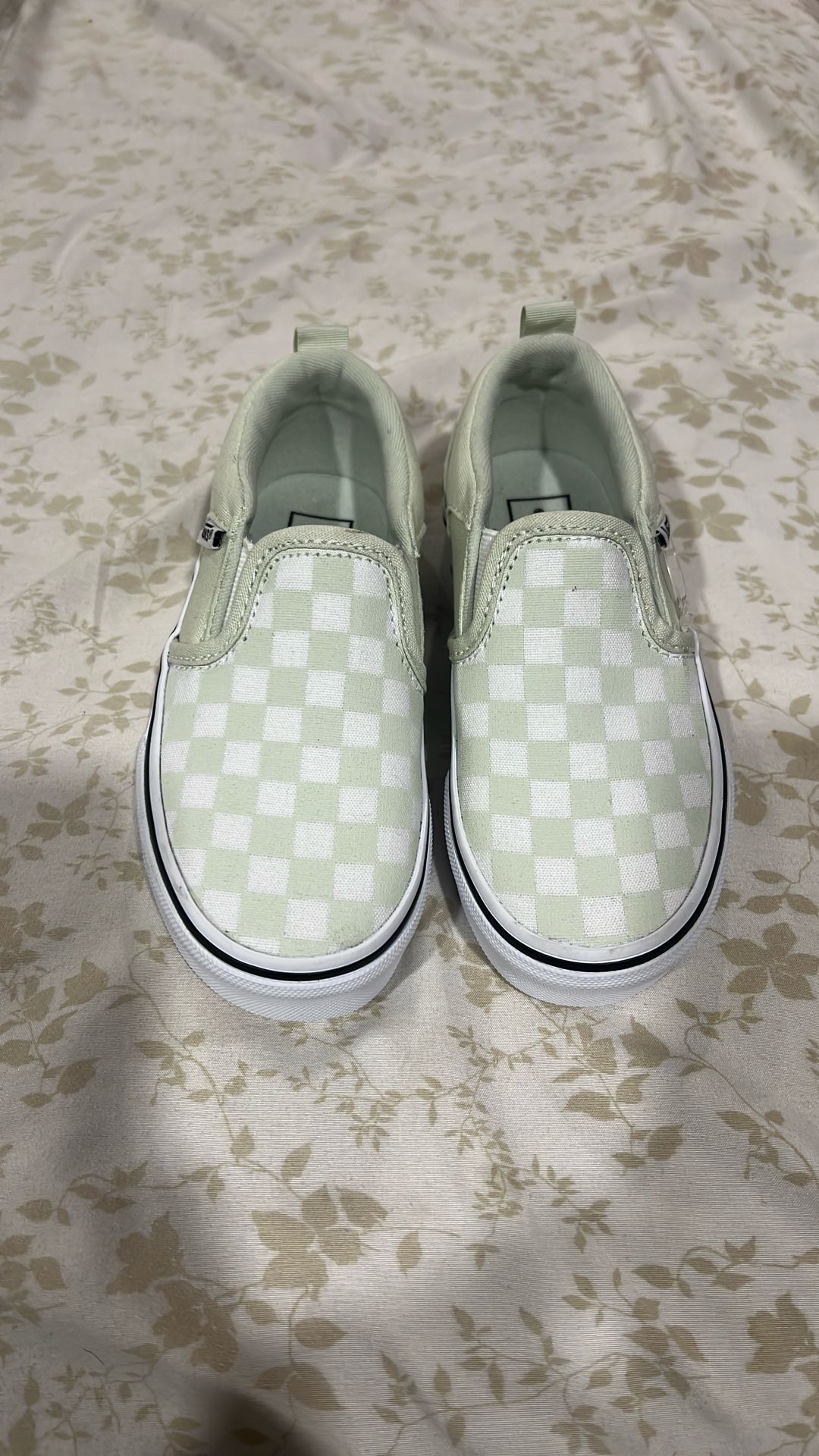 Kids Cans Size 11 New