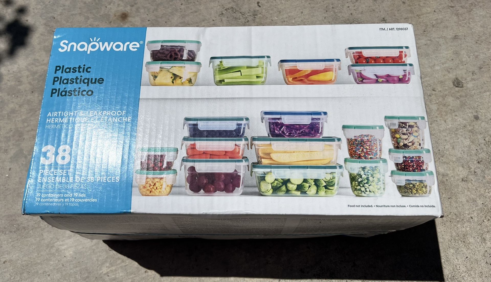 Plastic Snapware Set