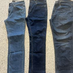 3 New Volcom & Levi jeans