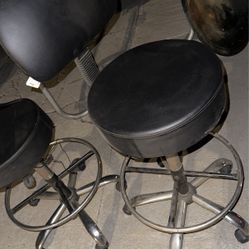 2 Stools