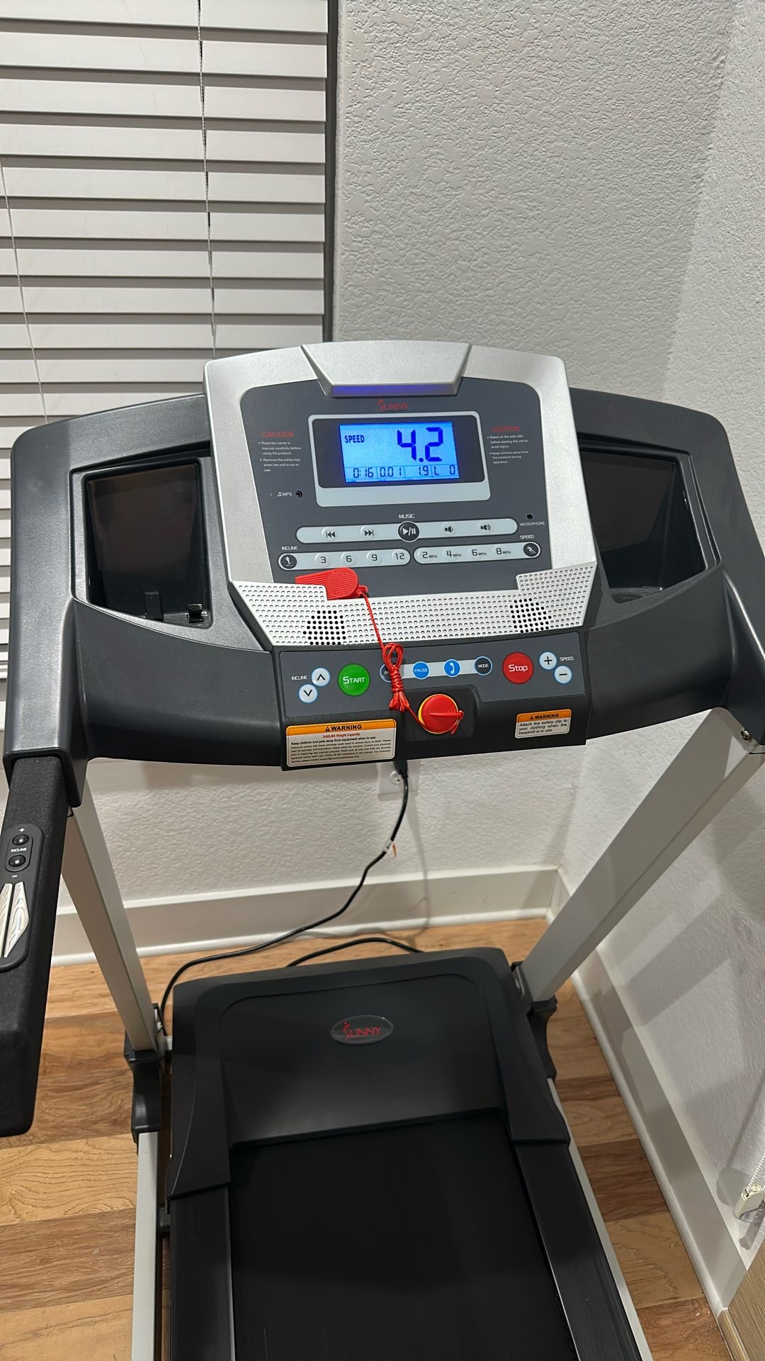 Sunny Health & Fitness SF-T7515 Smart Treadmill with Auto Incline, Speakers, Bluetooth, LCD & Pulse monitor, phone function, 240 lb max weight, grey