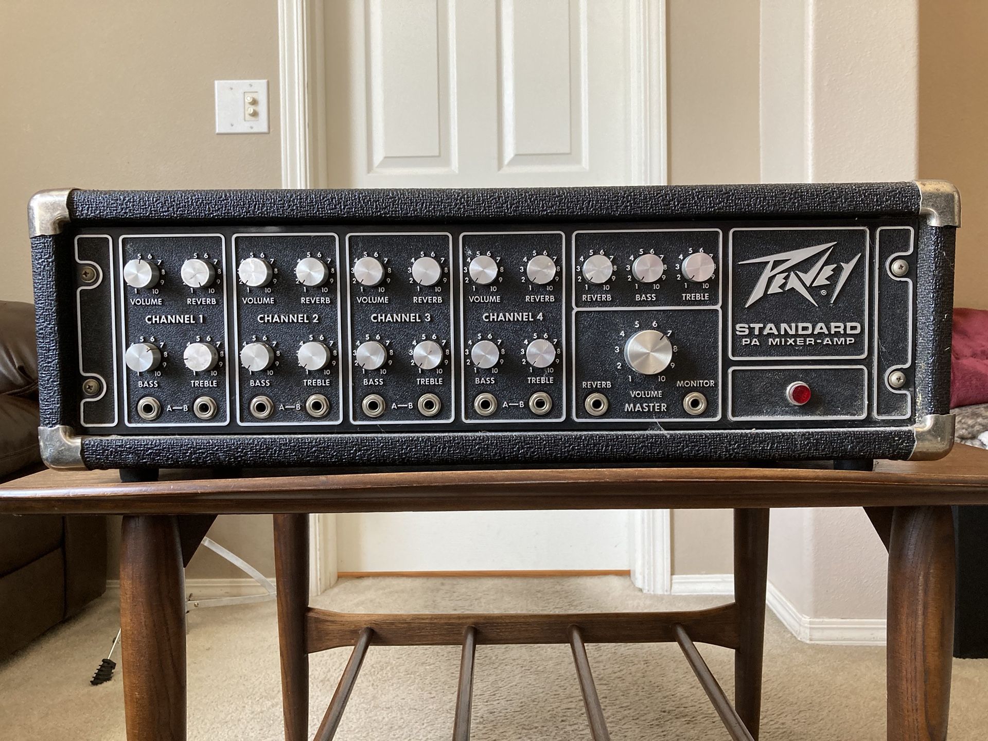 Peavey Standard PA Mixer Amp Series 260