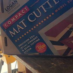 Compact mat cutter