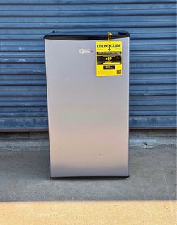 3.3 cu ft Mini Dorm Refrigerato r with Freeze r Silver