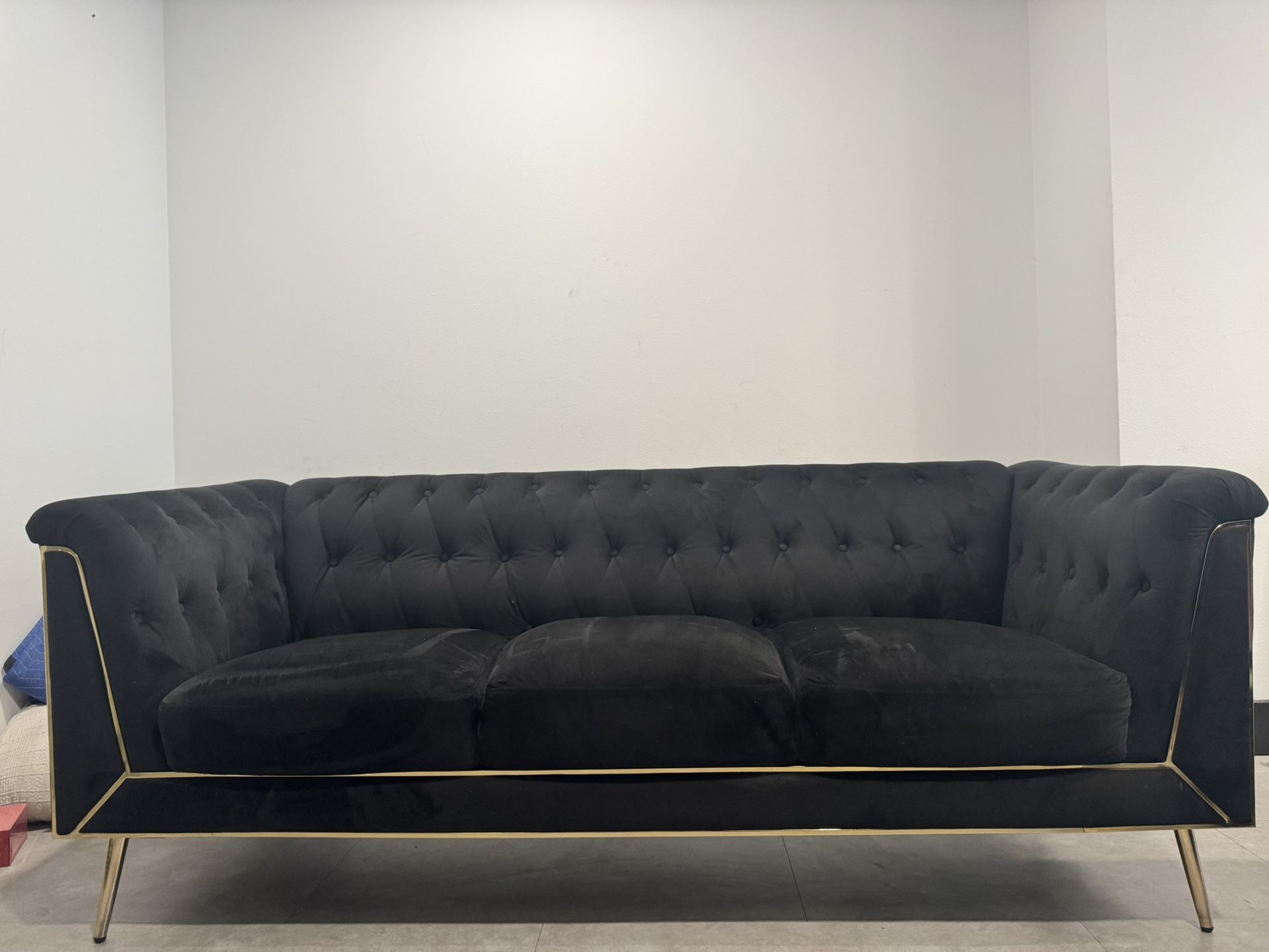 Couch Black And Gold